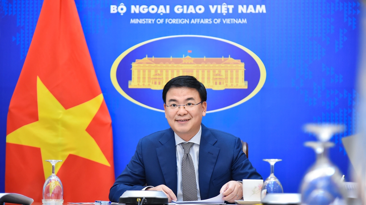 Deputy Foreign Minister sends letter to thank overseas Vietnamese for noble gesture